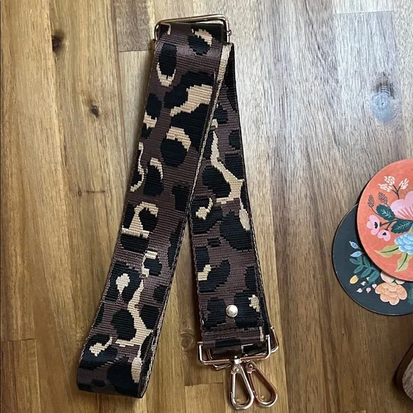 Leopard Print Crossbody Bag Strap - Picture 3 of 3